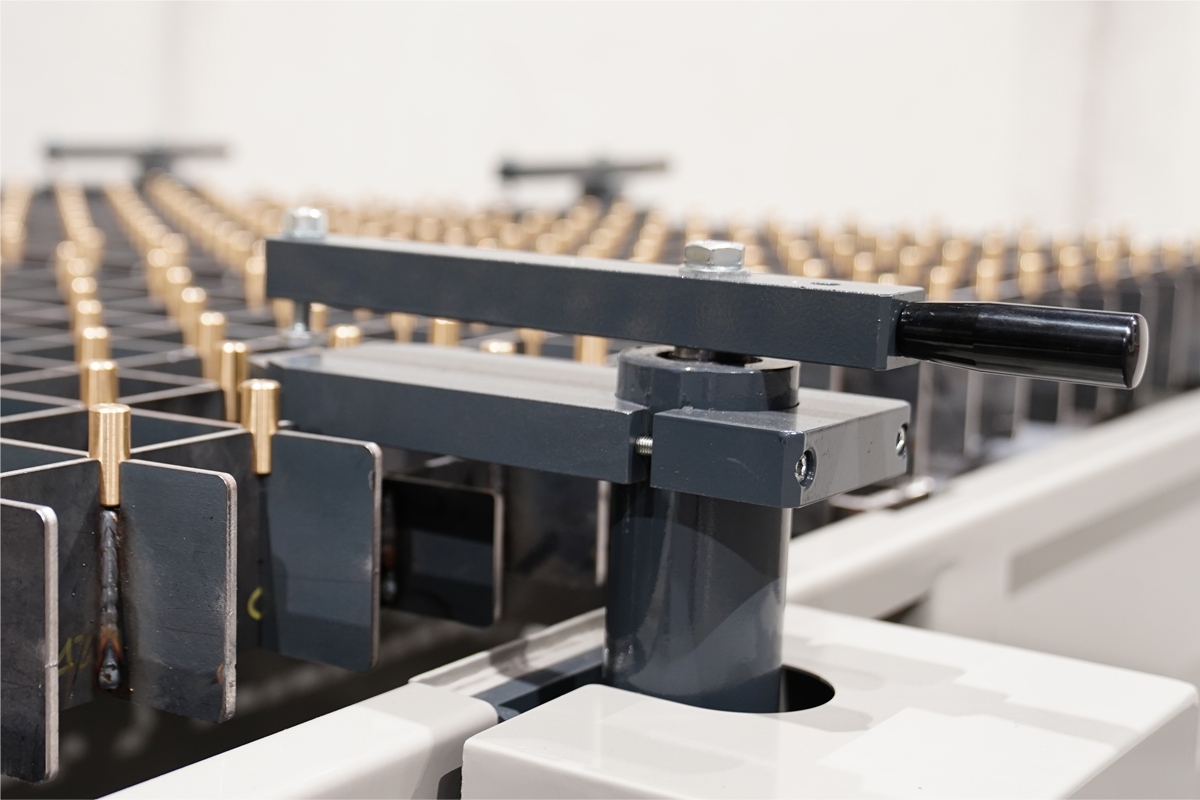 drillmaster pinze pneumatiche | Reinforced Downdraft tables equipped with drilling machine